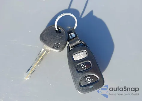 2019 Hyundai Elantra Se z USA, uszkodzony, nr VIN 5NPD74LFXKH444481